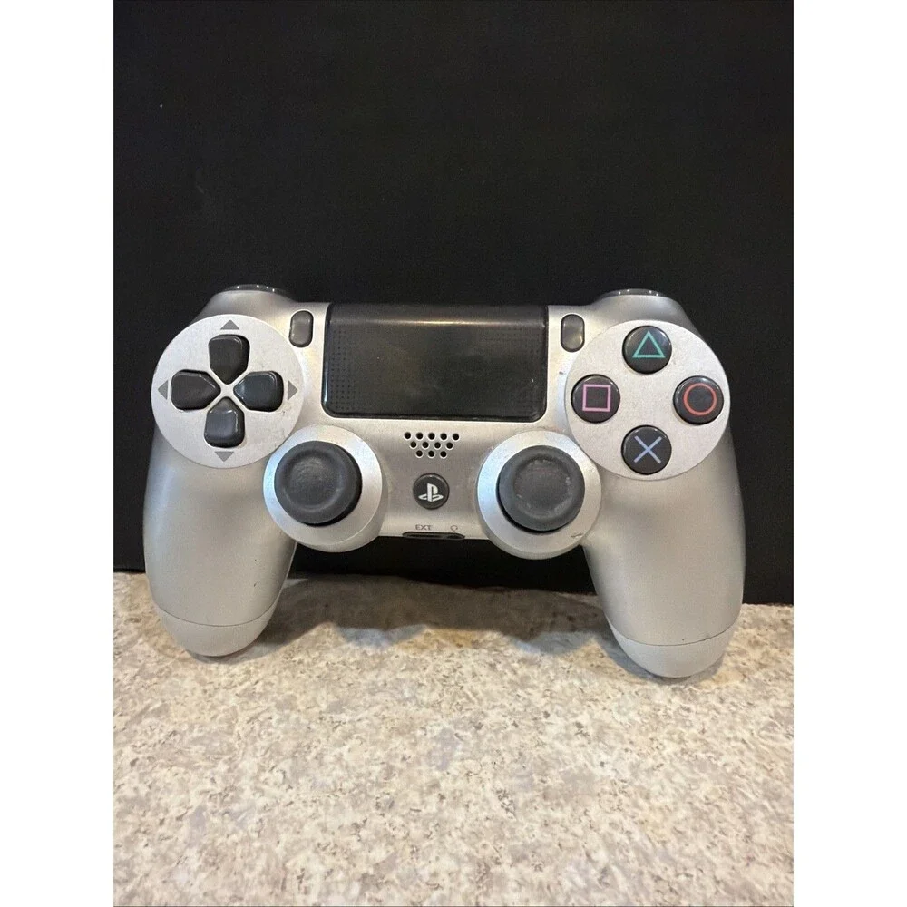 Playstation Dual Shock 4 V 2  Model CUH-ZCT2U 800 mA